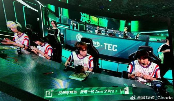 绝地求生辅助鸡神怎么用（如何下载和安装绝地求生辅助鸡神工具？）